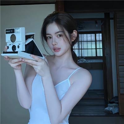 不装了,我比英雄还强